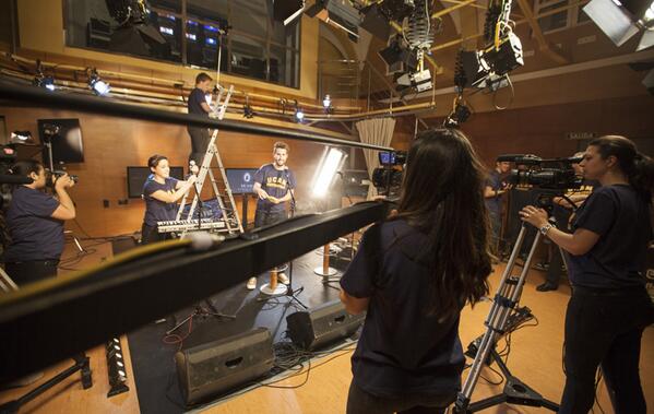UCAM's tweet photo. La UCAM participa hoy en @noiseoff_fest. @_diegomartin_ (18:30) y @varrybrava (19:30) tocan desde @UCAM_ERTV #LIVE52 http://t.co/e63kZRI69L
