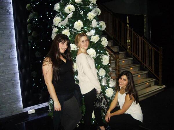LuciaGaroz's tweet photo. Pa vosotras @MiriamGomez41 @EsterCamarzana http://t.co/kuvZuzBzWG