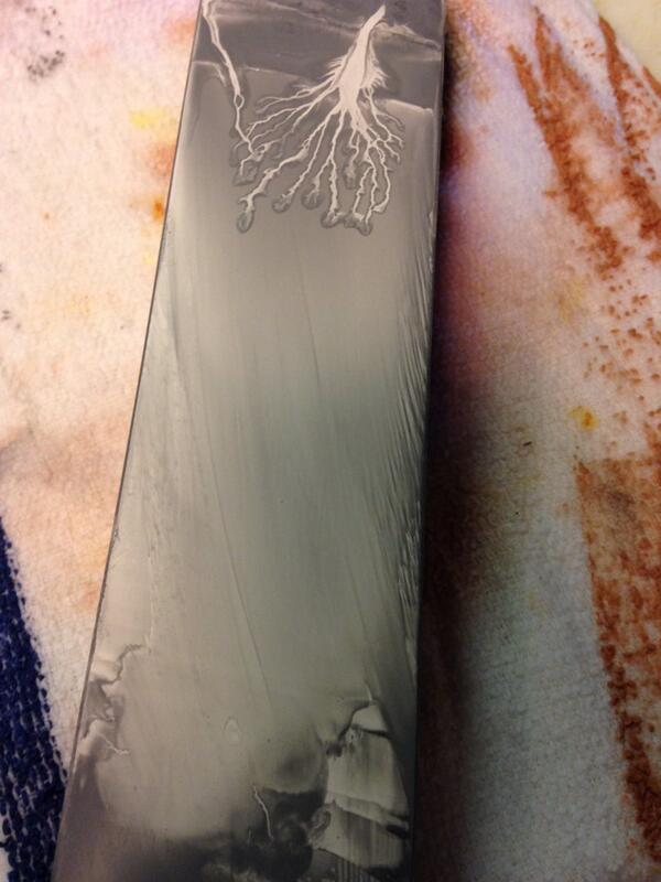 mgchef21's tweet photo. #chef #art sharpening my knives and my wet stone made this rad piece of art http://t.co/f4Z0szFqQr