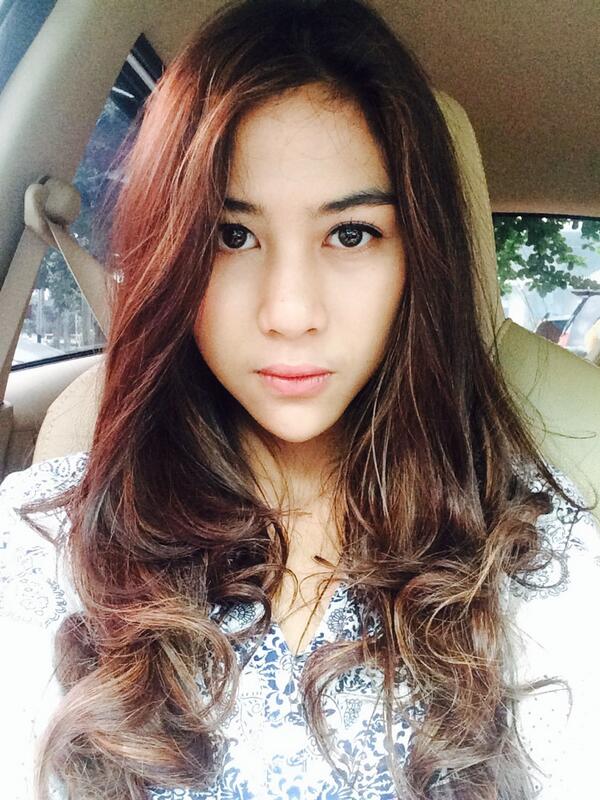 Adindathomass's tweet photo. Halllo #Adindaholic makasih udah selalu temenin dinda ya.. Love full http://t.co/qKxjHok1cf