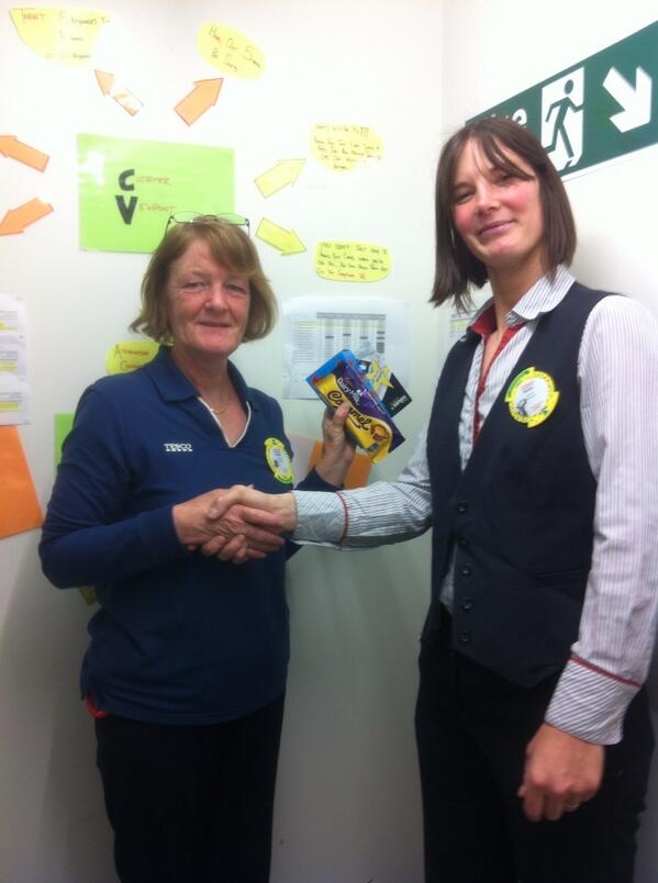 TingleyExpress's tweet image. Giving steph her values award for fantastic service towards customers. Making customers smile with her singing!