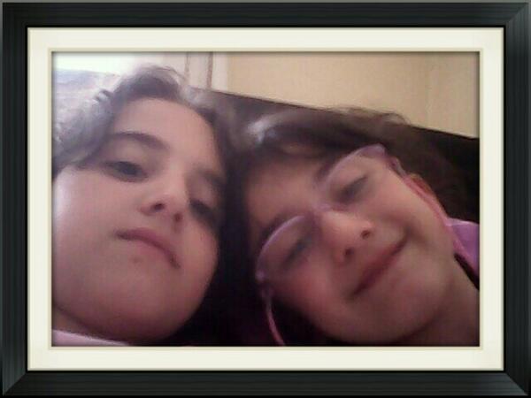 melisa71bulu's tweet photo. Biz ikimiz tam şebeğiz varyaa http://t.co/NU9gtJdKGo