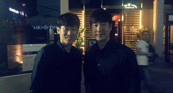 곧 있을 한국v러시아! 
캡틴&amp;배거슨과 함께해요><
(성재선배 브라질 출국 전, 
고기먹자고 만났는데 
둘이 커플룩을 입고나왔음..)#숨겨왔던나의