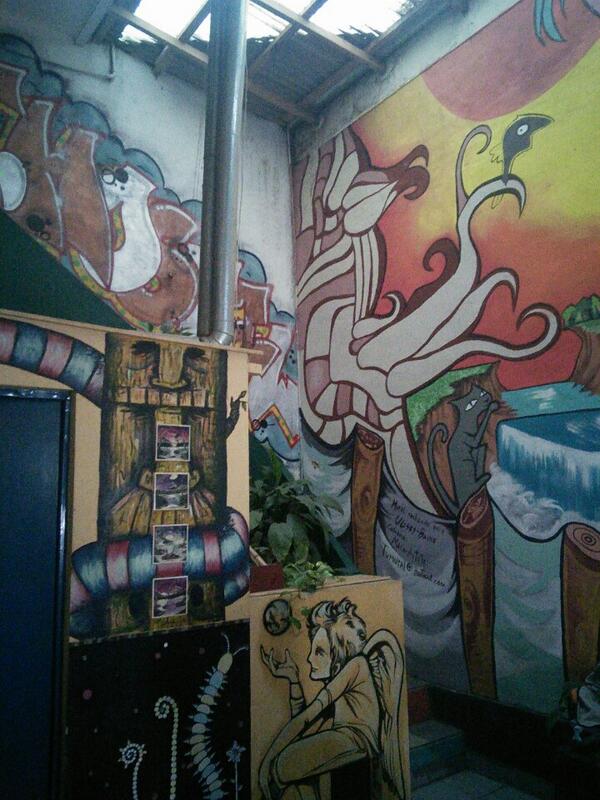 MsAddiOh's tweet image. Change of hostel, change of paintings. (@ Art Hostel) 4sq.com/1nbSvyg