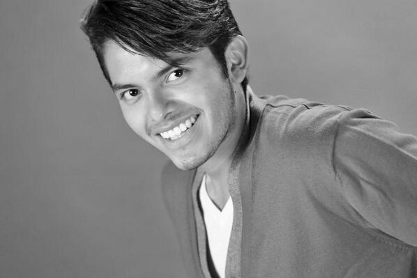 Lorien_P's tweet photo. Él es Alfredo Ordóñez, actor integrante de #LorienProducciones , conoce a nuestro elenco en https://t.co/um6hFOwNWx http://t.co/VnC9Oqd8nj