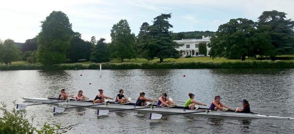 RUboatclub's tweet photo. RUBC's women row past the beautiful @UniofReading @henleymba campus preparing for Fridays @henley_womens regatta. http://t.co/E3kCHrROn4