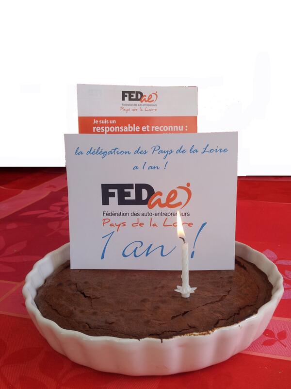 ce soir au Wilton à Nantes , la délégation des pays de la Loire fête ses 1 an ... on a fait un gâteau
