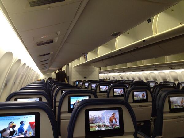 Jack_banting's tweet photo. @Chris_Leaney Thanks Chris! just about to take off #NYC Hehe :) http://t.co/p9AgtZJ74V