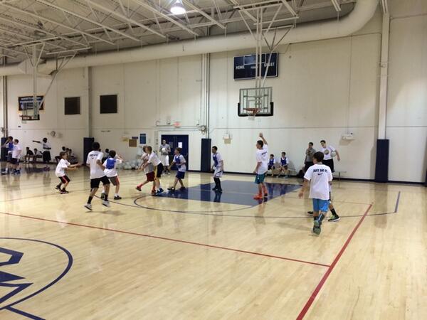 JakePresutti's tweet photo. The Spurs and Pacers battle in their second game of the morning session #mubb http://t.co/ySPXu57k1o