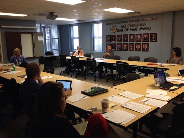 LizRobe39's tweet image. Great info sharing at #creditforpriorlearning mtg! @MoHealthWINs @MoManufacturing