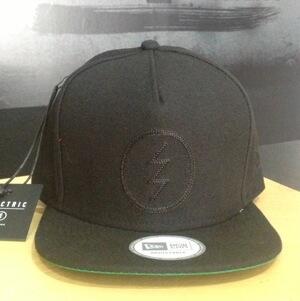 NewEraMx's tweet photo. RT @rocknrollamx: Rocknrolla #electricvisual Silueta: 9Fifty Talla: Unitalla #ShowYourCaps @NewEraMX http://t.co/tqJbDuPgTn / #neweraapp
