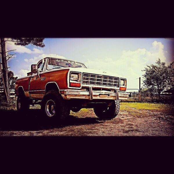 DrivinMissDirty's tweet photo. My babe #trucktuesday @Truck_Tuesday @The_TruckBabe @TruckSlut @classictrucks77 @DodgeTrucks11 http://t.co/CYYfEtvykF