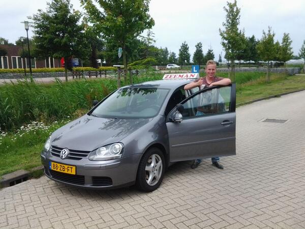 ZeemanDeLier's tweet photo. Jack van der Voort in 1X je Rijbewijs!!
Hartelijk Gefeliciteerd!! http://t.co/RdJhwSLOb0