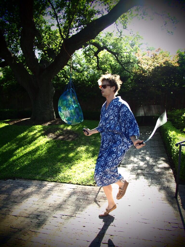 matthew gray gubler on Twitter: "this is me practicing a patented move we  like to call "the Kimono Dragon" http://t.co/BOzxHShpy0" / Twitter