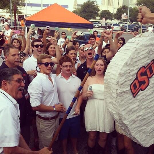 SigmaPi_UTSA's tweet image. #utsafslife Sigma Pi wants you to go greek! #ΣΠ #TailGate @UTSAFSLife @UTSA_2018