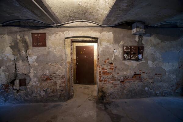 HomeQualified's tweet image. When looking at a potential #house, don't forget to look in the basement! Signs of trouble are rust and mold