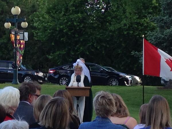 IcelandCanadianFrón tweet media