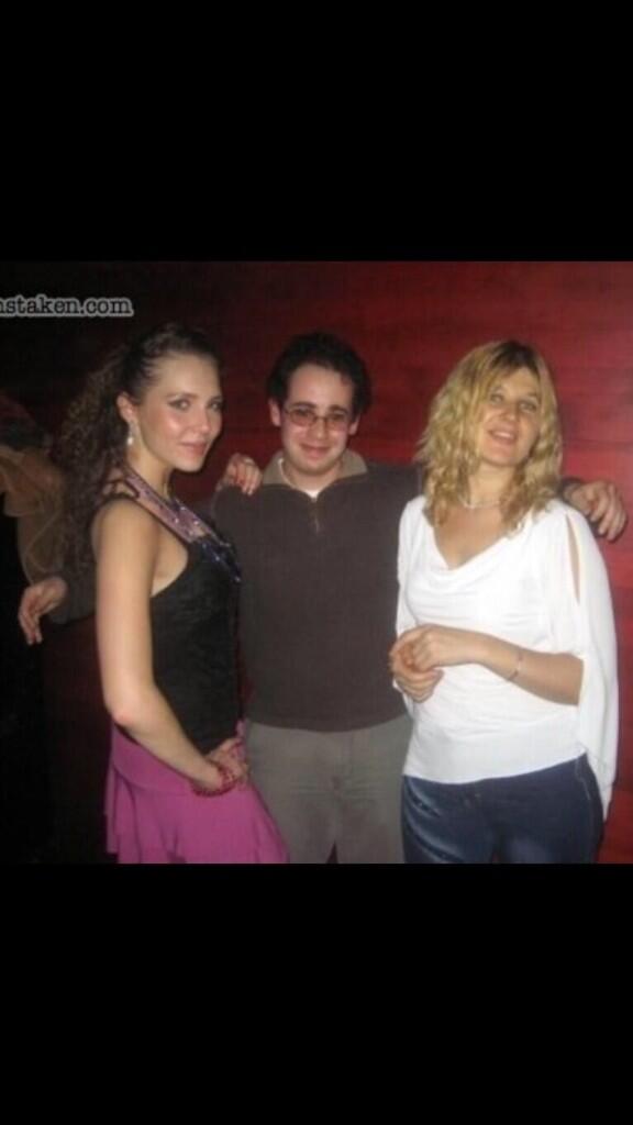 handhover's tweet image. Livin with my bitches #handhover #gravity #pussy #slaya #followme #followback #followforfollow