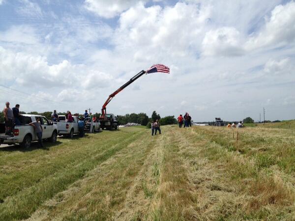 BBL_Const's tweet image. The BBL team is patiently awaiting the Vietman Memorial Traveling Wall.