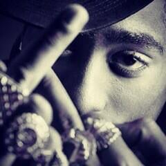 estherwuff's tweet photo. Forgot to wish this man a happy birthday, #TupacShakur #TupacReturn #love http://t.co/MAWAKbFg3T