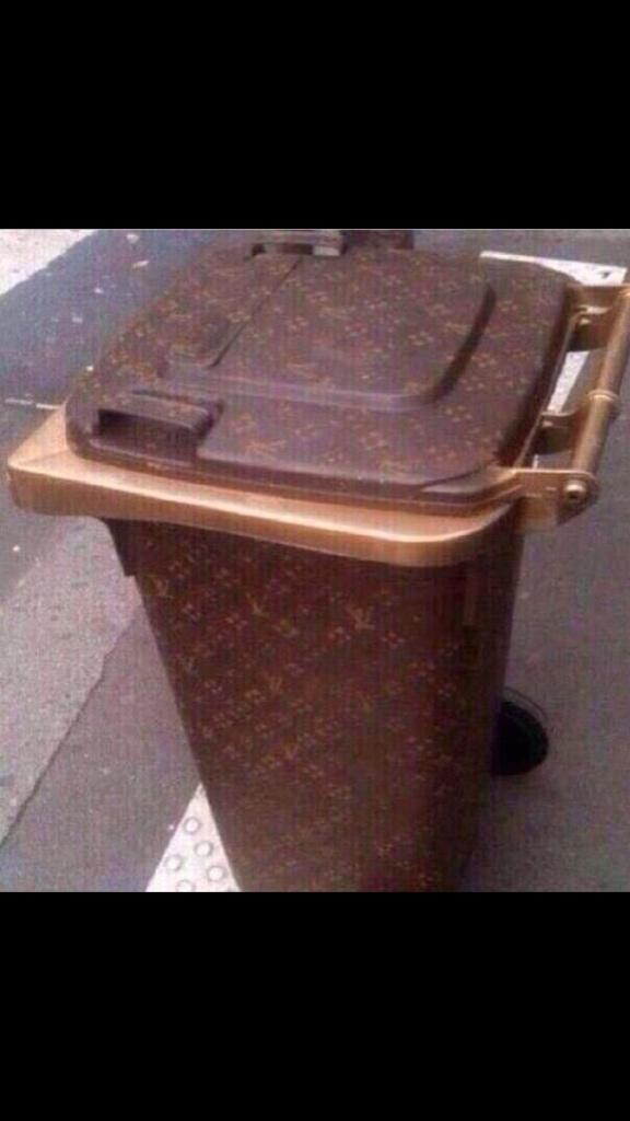 CaughtSlippinn's tweet image. Why.