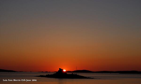 GlandoreScilly's tweet image. Amazing sunset over Samson tonight - so calm yet so fiery! #Scilly #visitIOS #visitIslesofScilly #GlandoreGallery