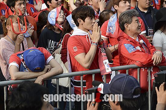 BqXk8pYCQAImNUC.jpg:large