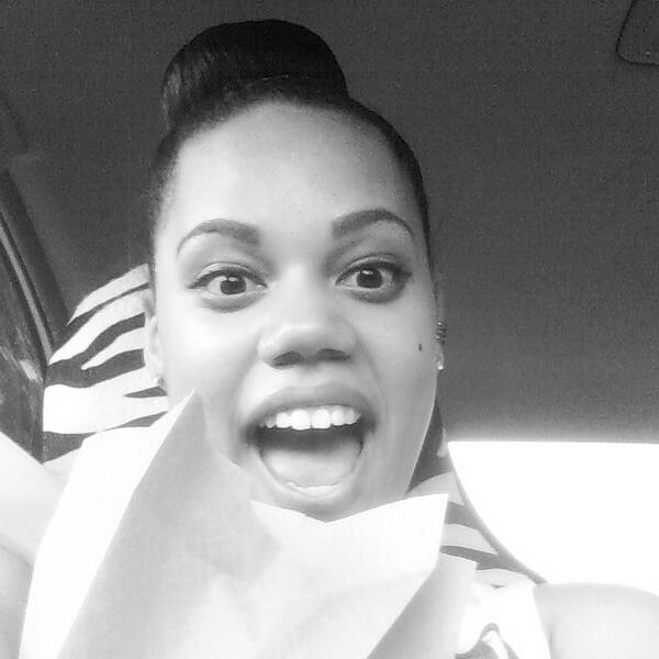 nostreborirb's tweet image. HI I'M SABRINA &amp;amp; I MADE IT HOME IN TIME FOR PRETTY LITTLE LIARS I COULD CRY RIGHT NOW #YASSSSSS #PLLisLife