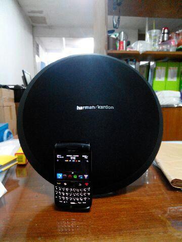 tedd_feb's tweet photo. Harman Kardon Onyx Speaker clearance sale. only 1,399,000.BlueTooth connection to your smartphone.Minat:081312378802 http://t.co/sJIXpjujR7
