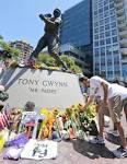 ykcgaming's tweet image. Jeter, Girardi fondly remember #Gwynn bit.ly/U8wKIP #JeterGirardi #June172014