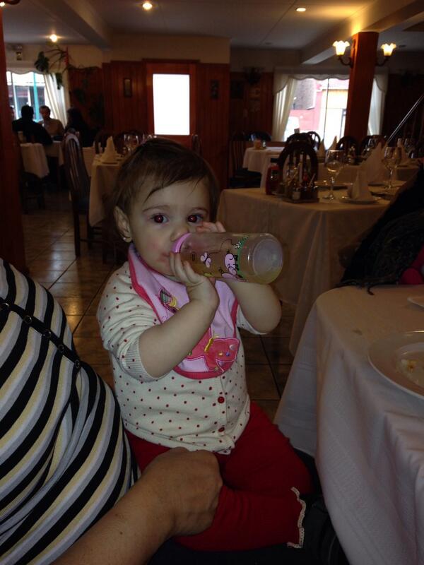 Turkinia's tweet photo. El cumple más tranqui, sólo juntó a mi dulce luisina!! La tía te ama Muchoooo http://t.co/dGmg2rTH8M