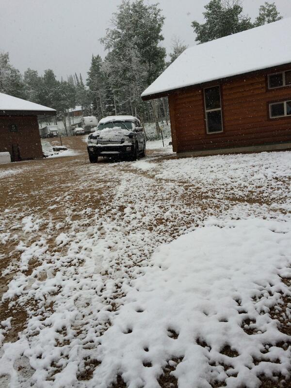 lauren_161's tweet image. Girls camp 2k14 ✌️❄️#snowinjune #freezing