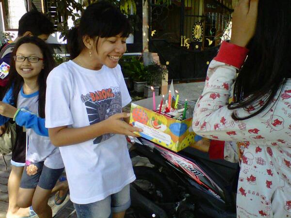 FelisyaF_17's tweet photo. happy birthday cientah♥panjang umur,sukses,sehat daann cpt mvon yaaa;* http://t.co/oKgQrrmypC