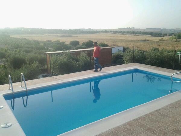 gc_Gabry's tweet photo. La piscinita que nos hemos currao el viejo y yo.... http://t.co/RI5jFI1Xqq