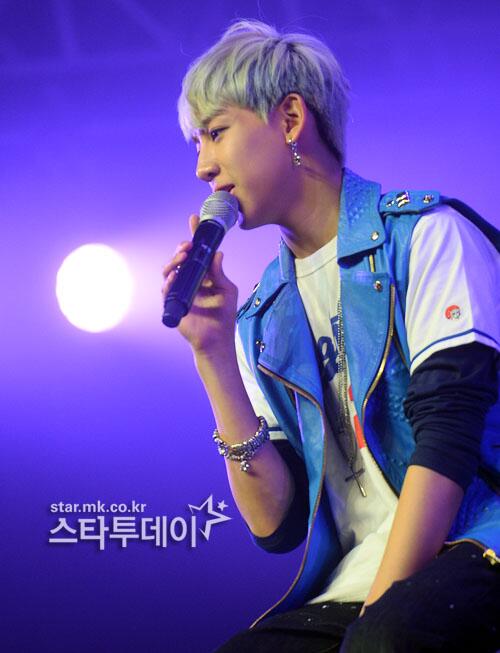 BqZTxYyCQAAzfbe.jpg:large