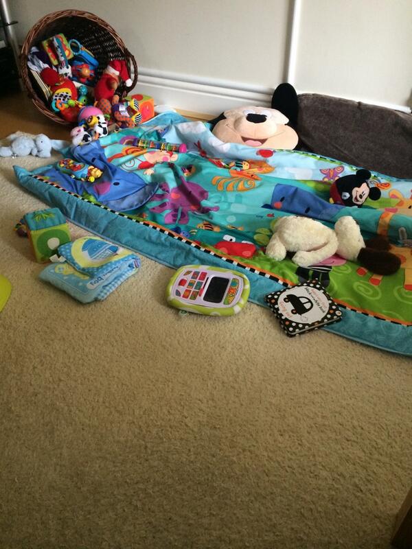 Taz_Pricey's tweet image. My dude is crawling, which means my house is now trashed between 8am - 7pm 😱 #7months #2teeth #crazy #mess #mydude 🚼