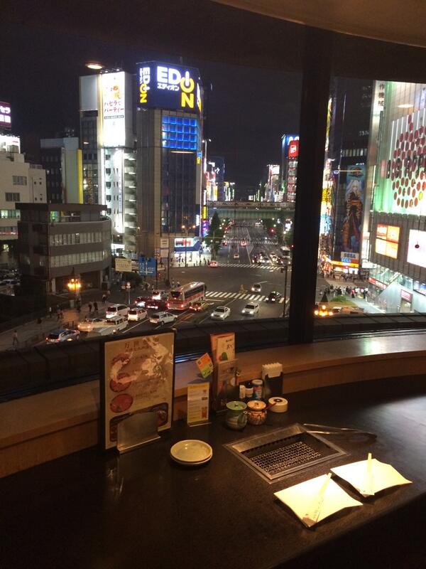 肉の万世秋葉原本店ニコニコ和牛マーク 夜景を見ながらジュージューしたい方 肉ビル5階万世牧場にて 窓側は ボックス席 カウンター席の2種類ご用意 万世 Http T Co Iisau6pl3i 肉の万世秋葉原本店ニコニコ和牛マーク 夜景を見ながらジュージューしたい方 肉ビル5階万世牧場にて 窓側は ボックス席 カウンター席の2種類ご用意 万世 Http T Co Iisau6pl3i
