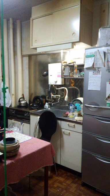 リビングがリアル(&acute;▽`)ノ http://t.co/PAKpXKjNZC