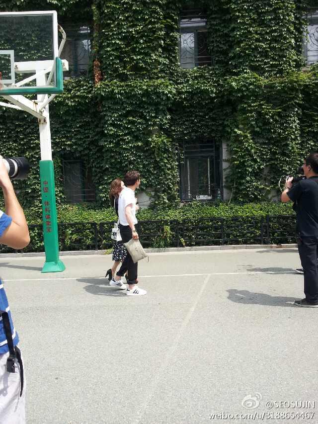 Bq_AB-sCcAABKkJ.jpg:large