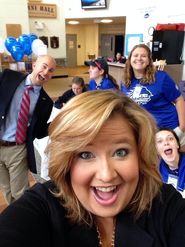 AllySchipma's tweet photo. Selfies before check in for orientation! #UNEOrientation14 http://t.co/vrIhKvGke3