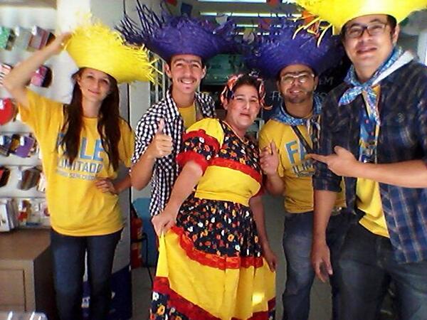 FabianaFioroto's tweet photo. Meu maridoooo kkkkkkkkkk @DaniFioroto @bono_cri @mancini_fer #tspi @Power_Dealer @Elvisolourenco http://t.co/ila2CH7UQg