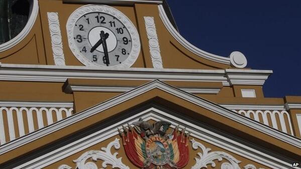 BBCWorld's tweet image. Bolivia congress clock altered to turn anti-clockwise "to question established norms" bbc.in/1mo5XTn