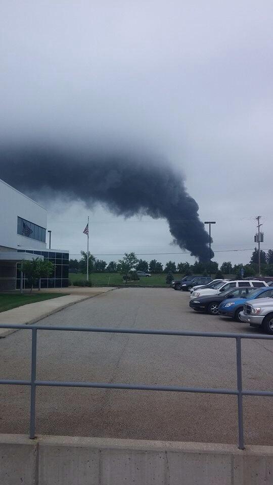 LeonHendrix's tweet photo. #FoxPools #fire smoke plume picked up on @WOODTV Radar! Watch live in the noon hour here: http://t.co/RJGDFD7QFZ http://t.co/QirCfYEStO