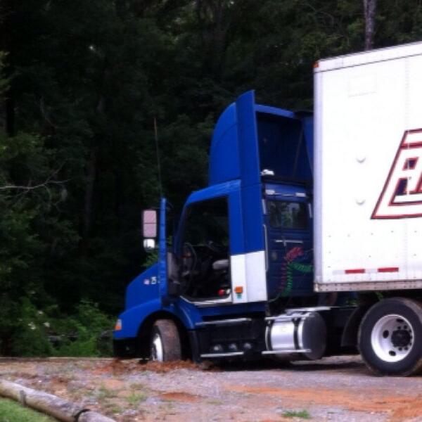 JC_Cohen's tweet image. Cue the @PriceIsRight tough break music. #driverfail #mud #latedelivery