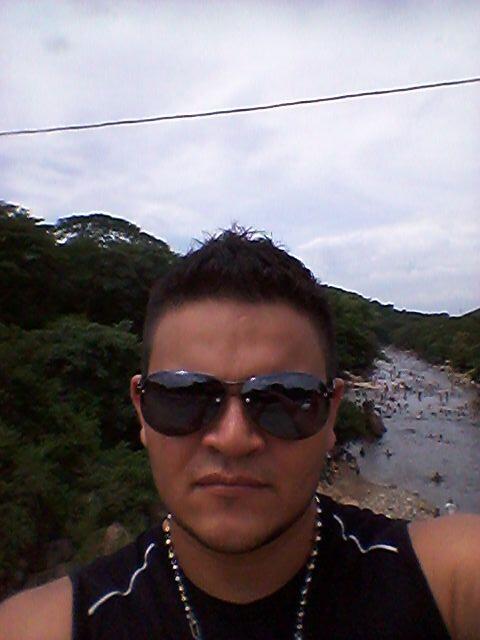 ANDRESGARCIAXXX's tweet photo. Rio GUATAPURI. .... http://t.co/0FE1bUA4GH