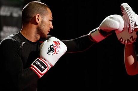 CubSwanson's tweet photo. Open workouts are tomorrow from 1-4pm at the Grand Hyatt in San Antonio it's FREE &amp; open to the public!!! #ufc http://t.co/hZxrSHAaSO