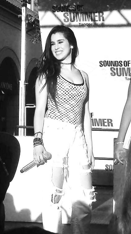 dianaroch's tweet image. #WCW mah love @LaurenJauregui 😍😍😍   #12DaysTill5HBOSS #PreOrder5HBOSS smarturl.it/5HBOSS