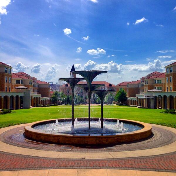 madi_robi's tweet image. @TCUCampus #TCUCampus