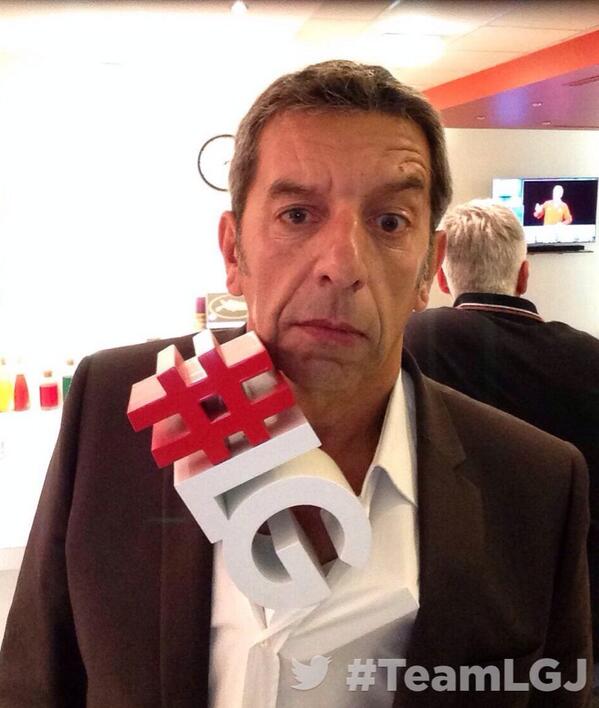 linfoduvrai's tweet photo. Une dernière photo souvenir avec @michelcymes avant de partir... #teamLGJ http://t.co/05KD1Z7WEh