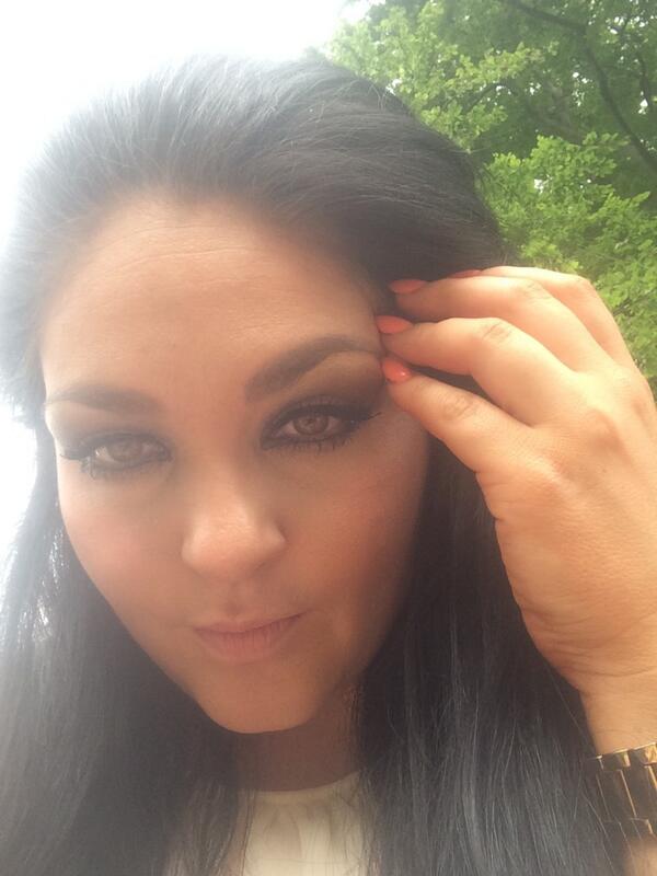 simone24's tweet image. Hyde park picnic #summer